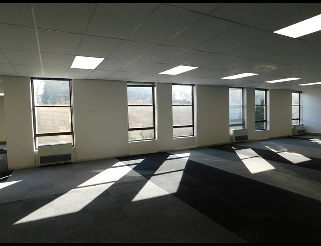 2,001M² OFFICE TO LET IN ROSEBANK